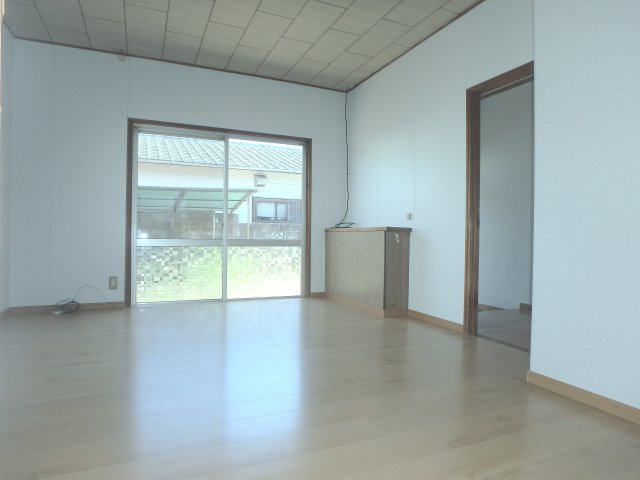 平田宇野貸家(平屋)の洋室