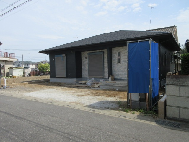 【仲介手数料無料】新築戸建　深谷市緑ヶ丘20-18（全1棟）大型平屋住宅の前面道路含む現地写真