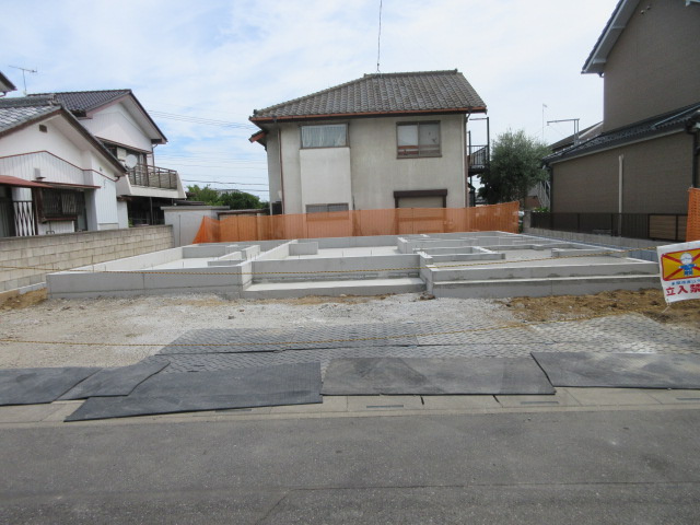 【仲介手数料無料】新築戸建　深谷市緑ヶ丘20-18（全1棟）大型平屋住宅の前面道路含む現地写真