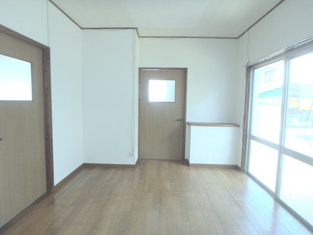 平田宇野貸家(2階建)の洋室