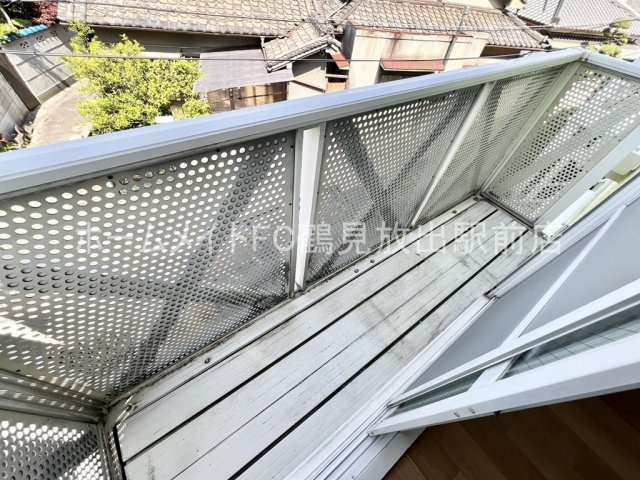 東大阪市森河内東２丁目のアパートのバルコニー