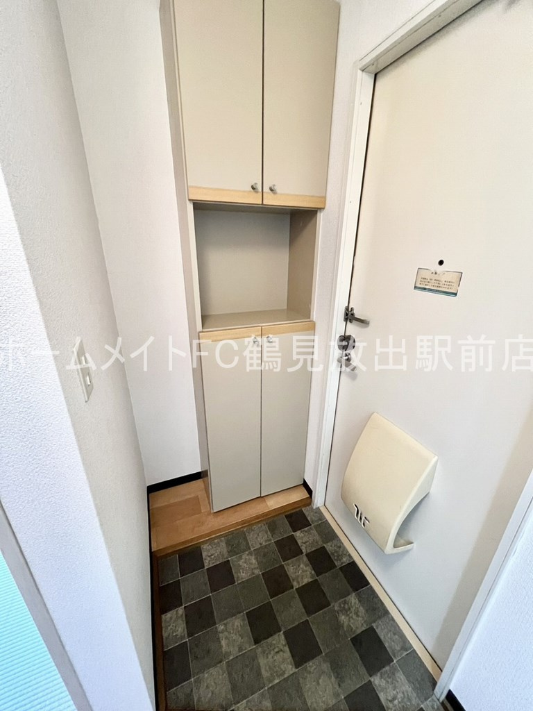 東大阪市森河内東２丁目のアパートの玄関