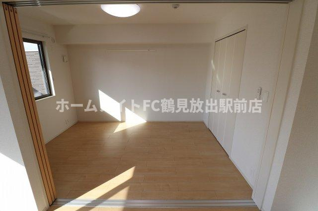 大阪市鶴見区安田２丁目のアパートの洋室