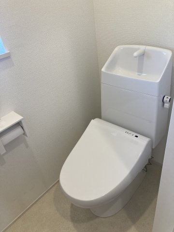 ハートフルタウン前橋市上新田町680番　Ａ号棟のトイレ|2階トイレです。清潔感のある白を基調としています。