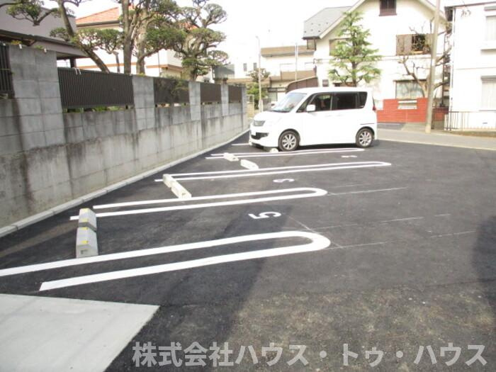 アトリオの駐車場