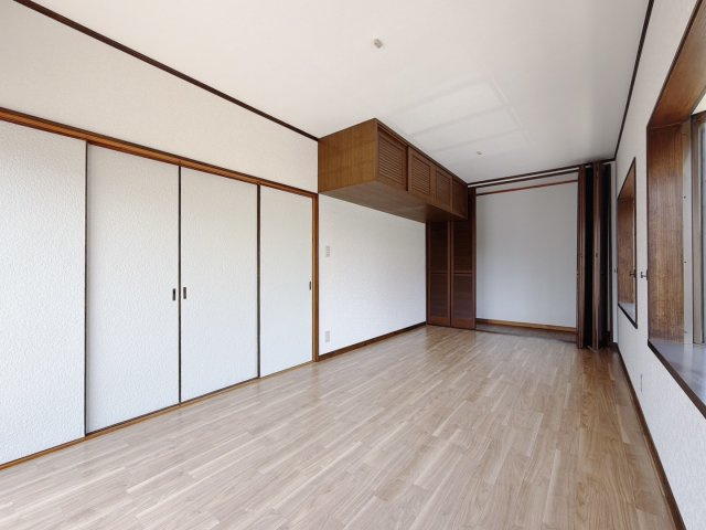 【中古戸建】熊谷市広瀬の洋室|■洋室｜ナチュラルカラーの床です。模様替えなどとても楽しく工夫できます♪陽当たり、風通しもとても良いので毎日快適な生活スタートです！