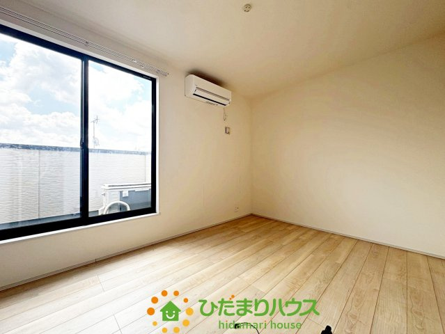 羽生市大字神戸　中古一戸建ての洋室