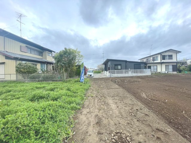 敷地面積160坪　売地　春日部市銚子口③　の前面道路含む現地写真|北西側公道１．８ｍ、道路後退部分有（セットバック部分５０㎡）
現地（2026年5月）撮影