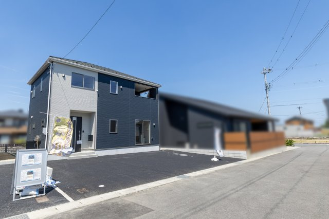 鈴鹿市小田町《2号棟》の外観