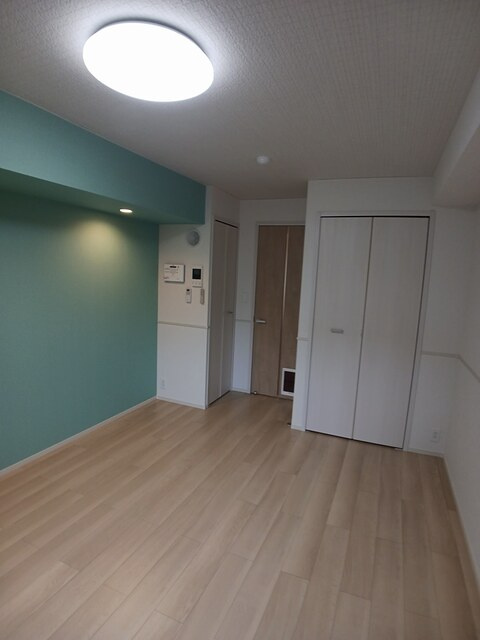 West  Primaryの居間・リビング
