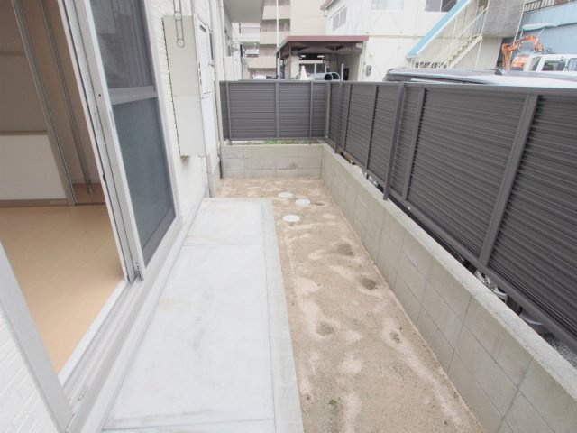 ストゥーディオ雅　A棟の庭