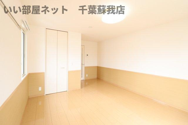 リヴィエールの洋室|落ち着いた色調の洋室です