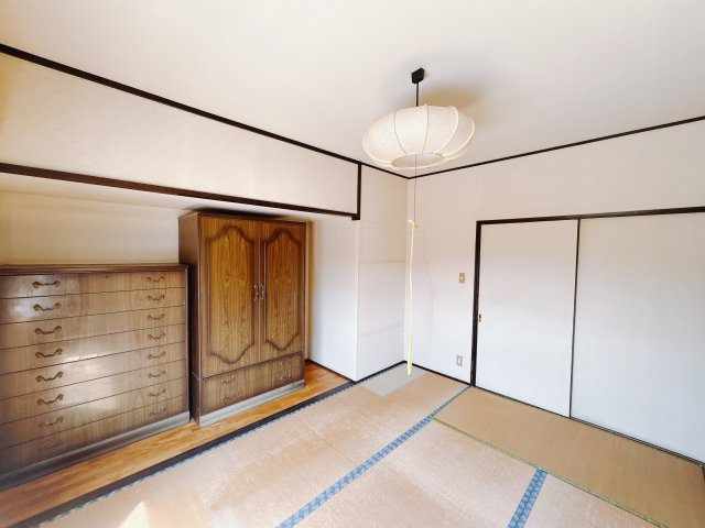 【中古戸建】高崎市箕郷町東明屋の和室|■和室｜和室を書斎にしたり、冬にはコタツを敷いて家族みんなで年越しをするのもいいですね。家族みんなのお気に入りの空間になります♪