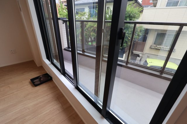 《仲介手数料無料》板橋区上板橋２丁目11-5新築一戸建てKEIAI GRACEのバルコニー