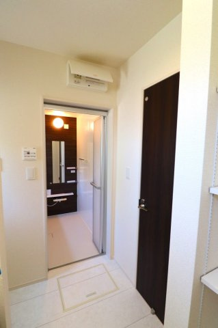 新築戸建・新築建売　郡山市菜根四丁目　桜小・郡山第三中の洋室|バルコニーに面しており大きな窓から日差しが入るので気持ちの良いプライベート空間です！