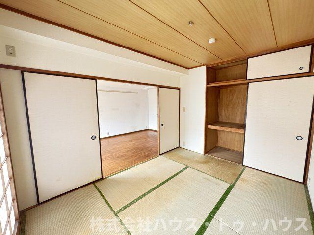 シントウキョウビルの寝室