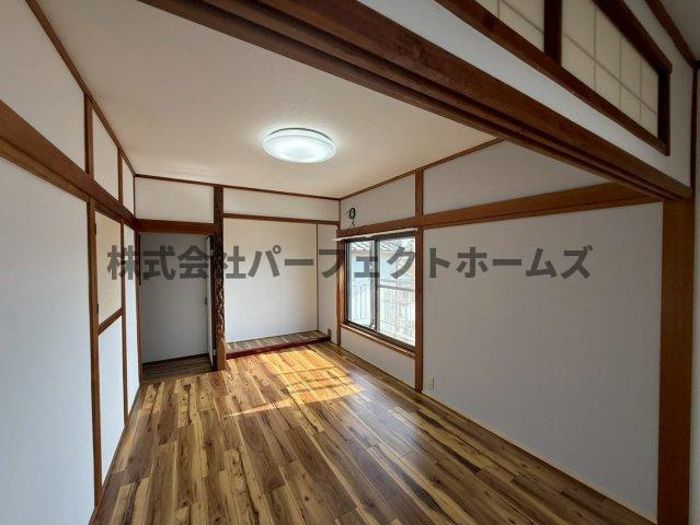 PH東藤田町戸建の内装|明るい室内です