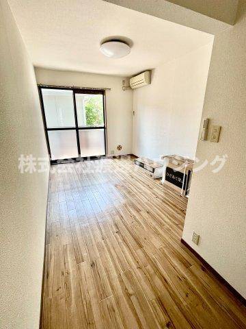 エステートピア小倉の居間・リビング