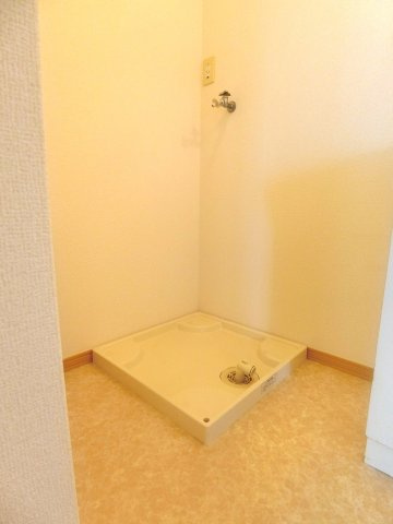 コンフォート80　B棟の洗面所|イメージ102号室の写真（反転あり）
