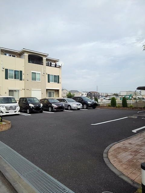 ウィステリアタウン　Ⅸの駐車場