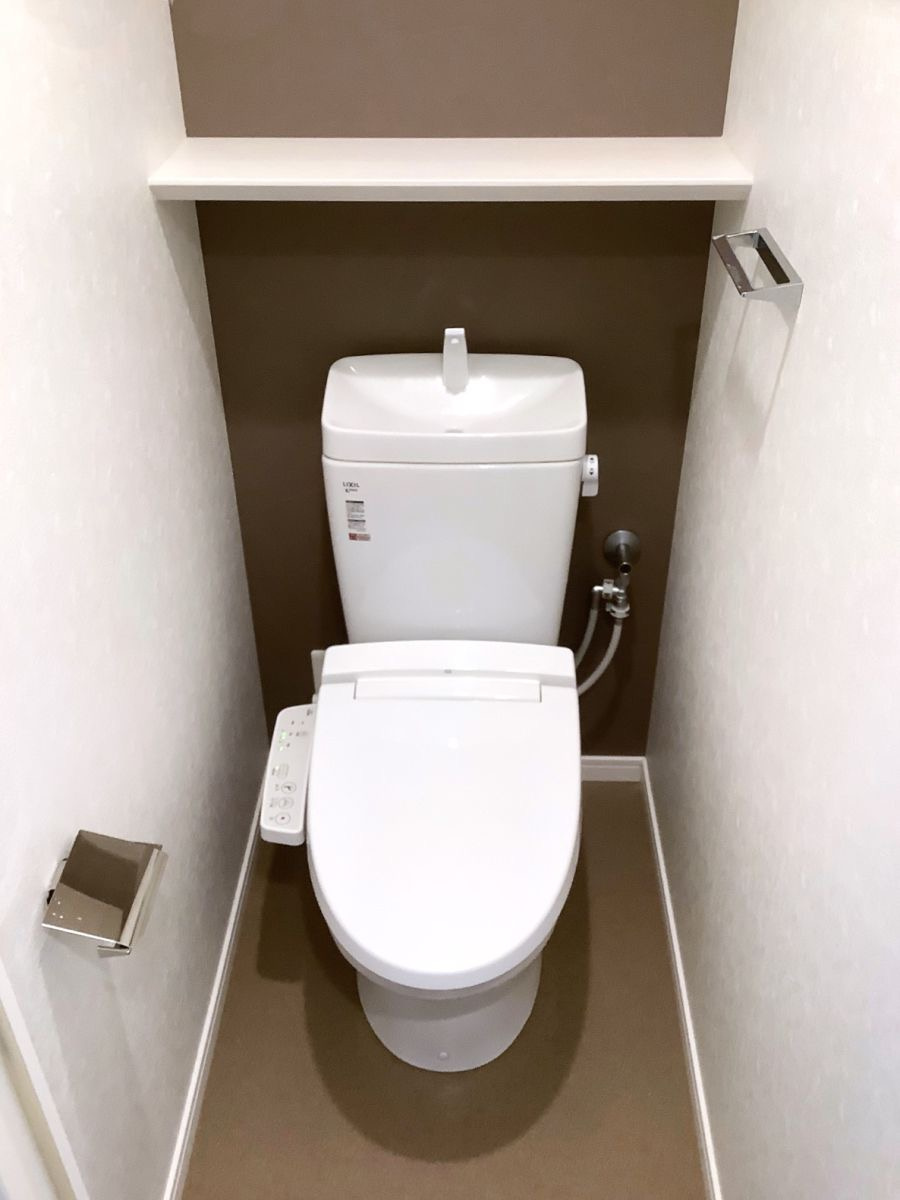 新品家具付きマンション東光16(KaGood福岡)のトイレ