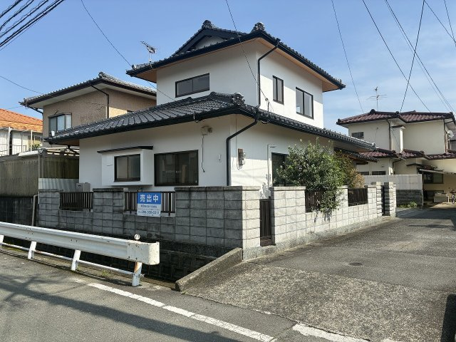 熊本市南区島町５丁目の中古一戸建の前面道路含む現地写真