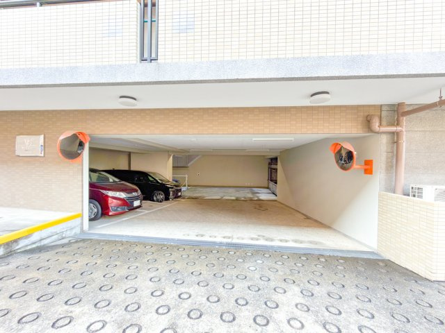 マイキャッスル港北中川の駐車場|駐車場の空き状況については、その都度、確認いたしますのでお気軽にお聞きください。