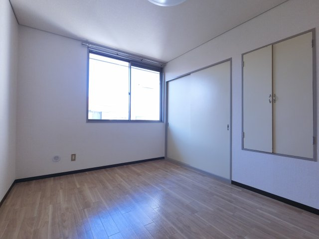 【寝室】