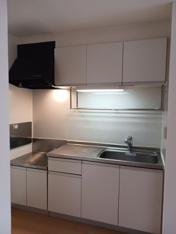 【キッチン】 | ブライト・ヒルサイトＢ | コンパクトなキッチンで掃除もラクラク