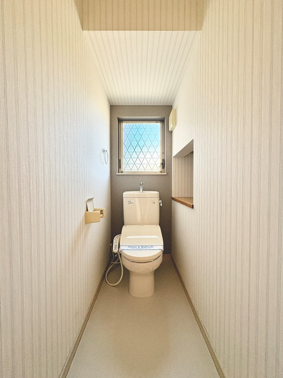丸根町２丁目戸建のトイレ