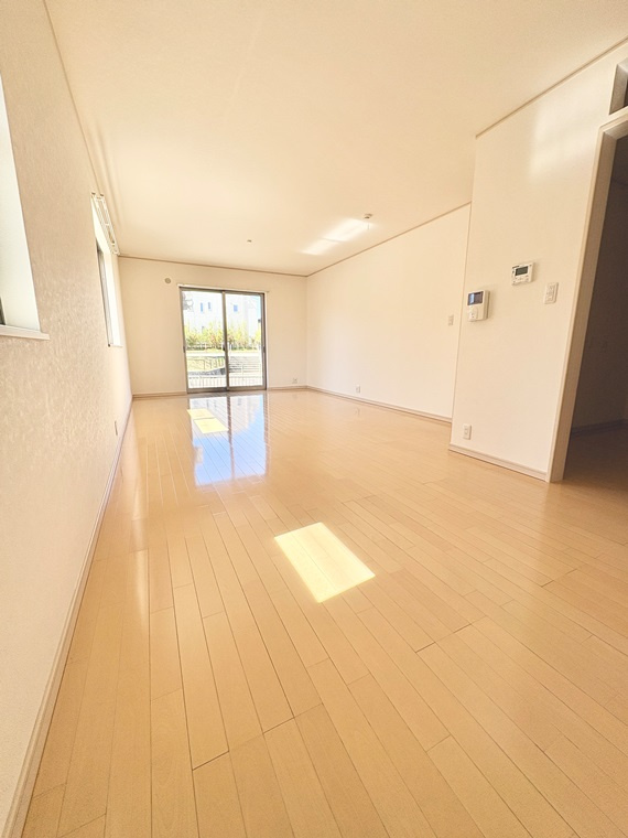 丸根町２丁目戸建の居間・リビング