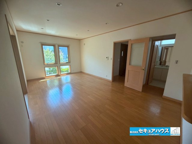【中古戸建】東海市加木屋町社山の居間・リビング|【LDK】 
◆クロス張替え済み！ハウスクリーニング済み！
◆家族揃ってリビングで過ごすお休みの日が、楽しみになる場所となることでしょう。
