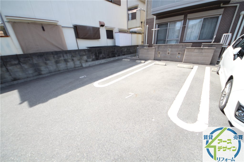 エスペランサIの駐車場