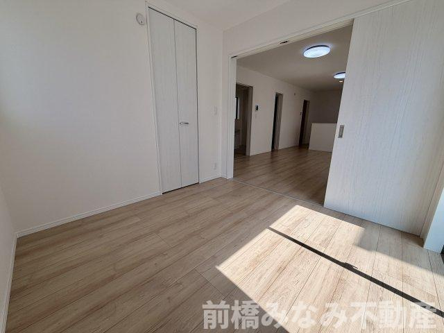 【新築】前橋市広瀬町３丁目　B号棟(全３棟)　ハートフルタウン　新築建売分譲の洋室|広々とした洋室です