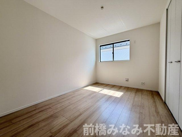 【新築】前橋市広瀬町３丁目　B号棟(全３棟)　ハートフルタウン　新築建売分譲の洋室|明るい洋室です