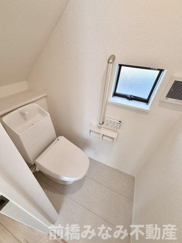 【新築】前橋市広瀬町３丁目　B号棟(全３棟)　ハートフルタウン　新築建売分譲のトイレ|落ち着いた色調のトイレです