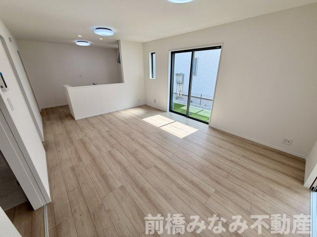 【新築】前橋市広瀬町３丁目　B号棟(全３棟)　ハートフルタウン　新築建売分譲の居間・リビング|こちらのリビングで趣味の時間をお楽しみください