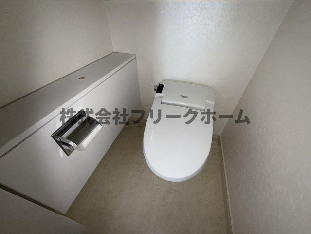 武蔵野市中町１丁目の賃貸マンションのトイレ