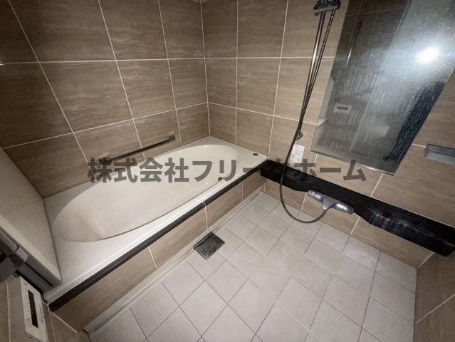武蔵野市中町１丁目の賃貸マンションの浴室