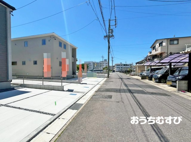 春日井市西高山町3丁目(全5棟)の前面道路含む現地写真