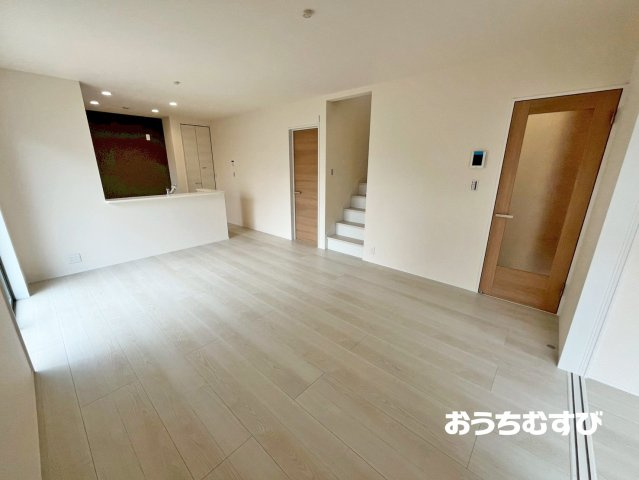 春日井市西高山町3丁目(全5棟)の居間・リビング
