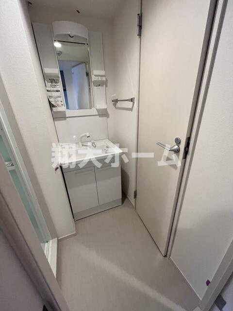足立区中央本町３丁目の賃貸マンションの洗面所