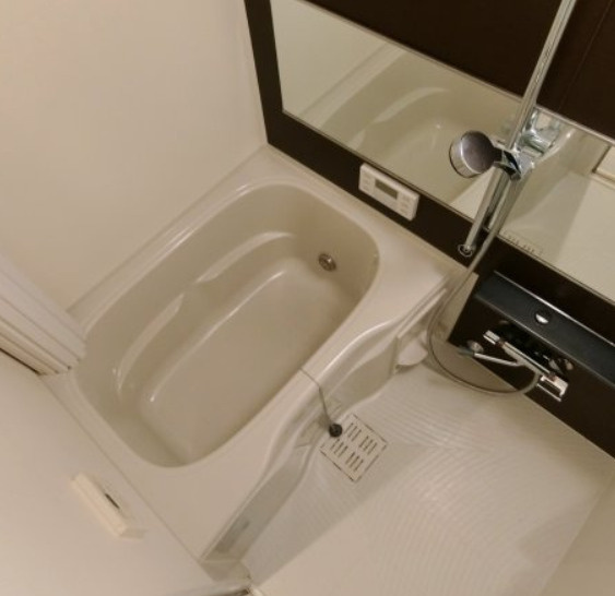 プレサンス難波ヴィータの浴室|きれいなお風呂です