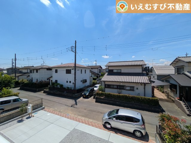 BLOOMING GARDEN　深谷市上柴町東5丁目の展望|高い建物が無く開放感のある展望
バルコニーからの展望も開けていて閑静な住宅地が望めます。日当りも良いですね♪