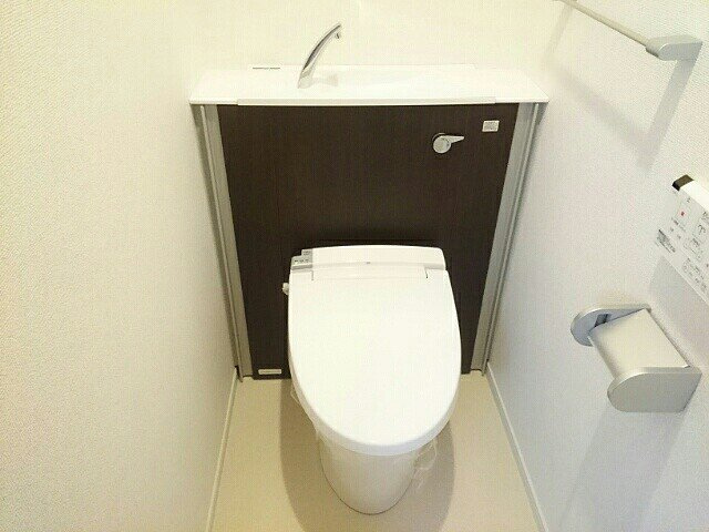 レジデンス　堀江西のトイレ|コンパクトで使いやすいトイレです