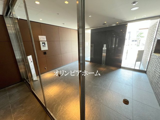 パレステージ大島　2階　角　部屋　リ　フォーム済のエントランス