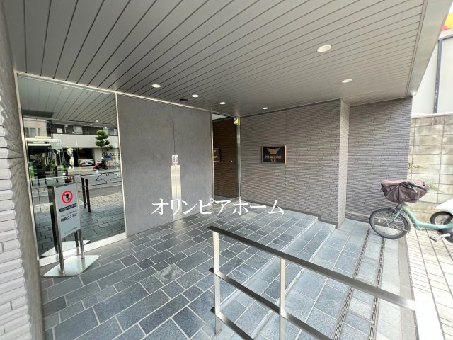 パレステージ大島　2階　角　部屋　リ　フォーム済のエントランス