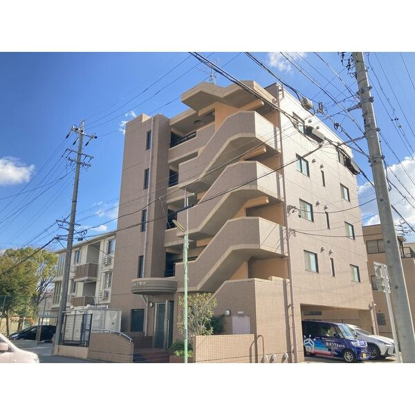 Crea名駅南のロビー