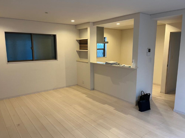 厚木市松枝１丁目　中古戸建の居間・リビング