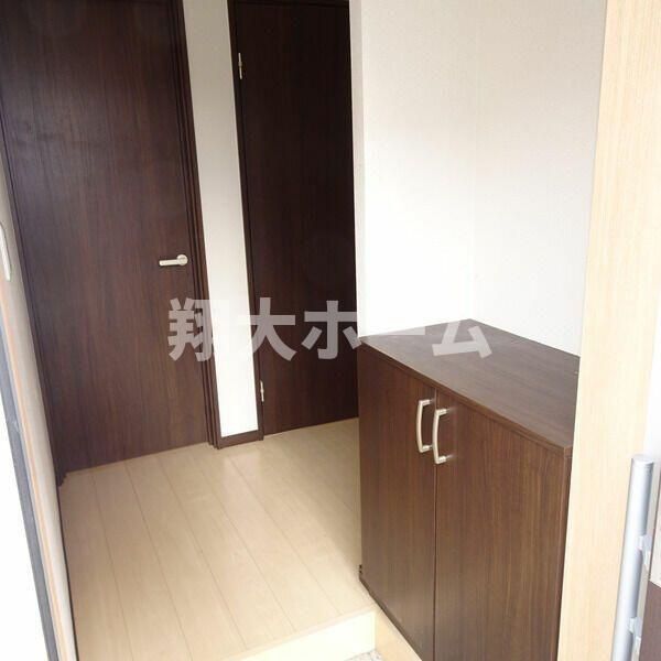 墨田区東駒形２丁目のアパートの玄関